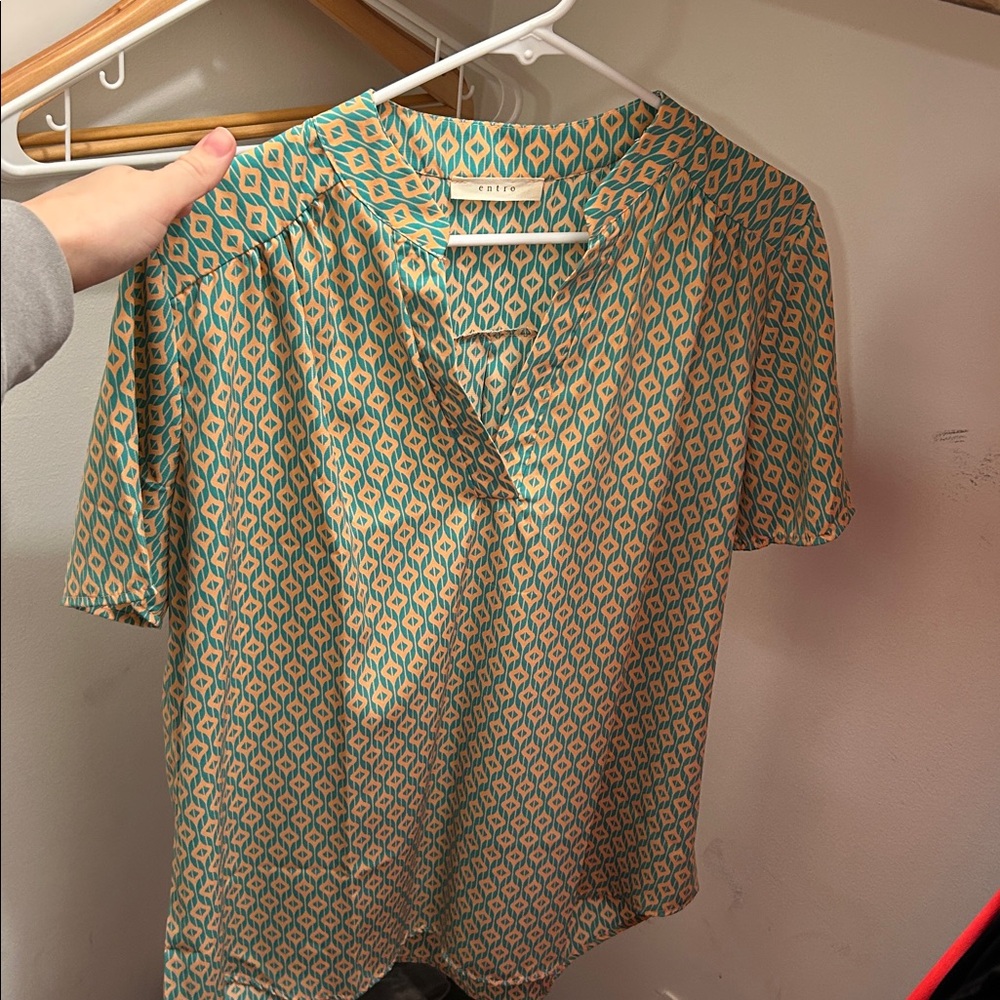 Lightweight Top - Picture 2 of 5